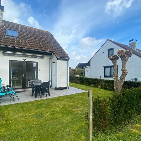 2 Bedroom Cozy In Westende