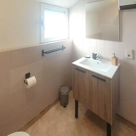 Dom wakacyjny 2 Bedroom Lovely In Westende *